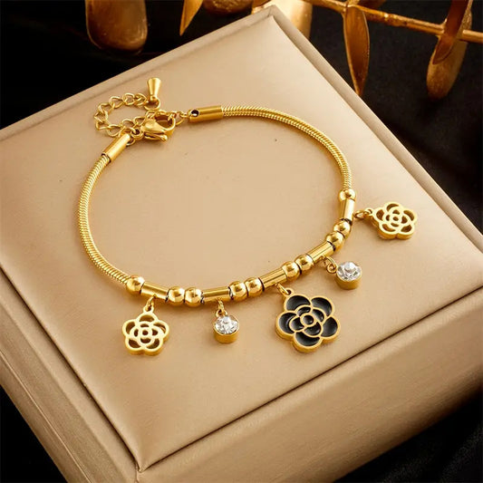 Armbånd med blomsteranheng, syntetiske zirkonia-detaljer